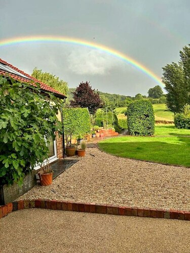 Honeysuckle Glamping Pod