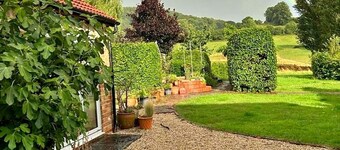 Honeysuckle Glamping Pod
