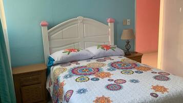 3 makuuhuonetta, silitysrauta/-lauta, Wi-Fi, vuodevaatteet