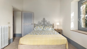 Room - Villa dei Rosmarini 8, Emma Villas (Orvieto)