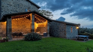 Outdoor dining - Villa dei Rosmarini 8, Emma Villas (Orvieto)
