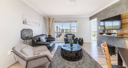 Designer 2 Bed Apartment - Big Bay Beach Club