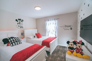 4 slaapkamers, een strijkplank/strijkijzer, gratis wifi, beddengoed