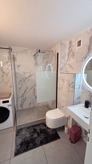 Bathroom - Nisay Home - Schorndorf - City Apartment (Schorndorf)
