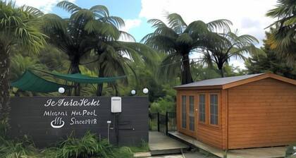 Te Puia Hot Springs Hotel