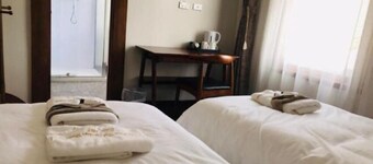 Te Puia Hot Springs Hotel