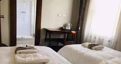 Te Puia Hot Springs Hotel