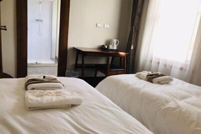 Te Puia Hot Springs Hotel