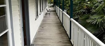 Te Puia Hot Springs Hotel