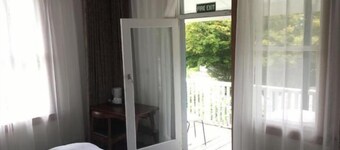 Te Puia Hot Springs Hotel