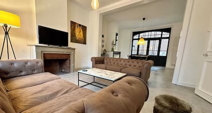 Large family townhouse with character, 2 steps from train stations and center of town