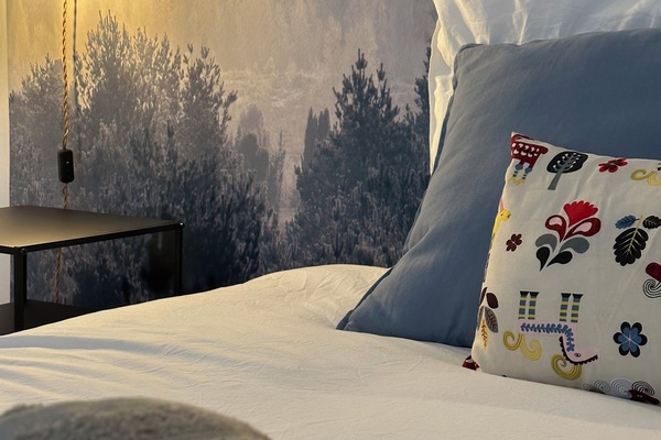 10 bedrooms, iron/ironing board, WiFi, bed sheets