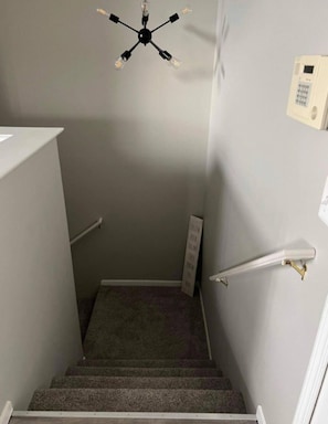 Interior - Cozy 2-bedroom condo with WiFi, AC in peaceful New Baltimore (New Baltimore)