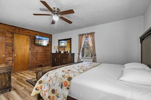 6 bedrooms, iron/ironing board, free WiFi, bed sheets