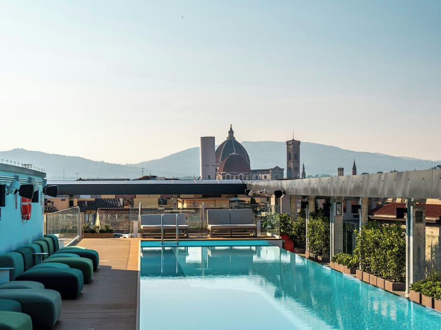 Piscina externa sazonal