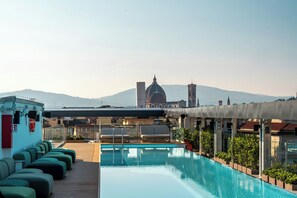 Seasonal outdoor pool - The Social Hub Florence Belfiore (Florence)