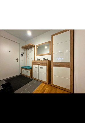 3 bedrooms, travel crib, WiFi, bed sheets