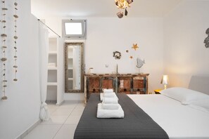 3 bedrooms, iron/ironing board, travel crib, free WiFi