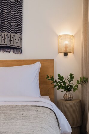 3 bedrooms, in-room safe, free WiFi, bed sheets