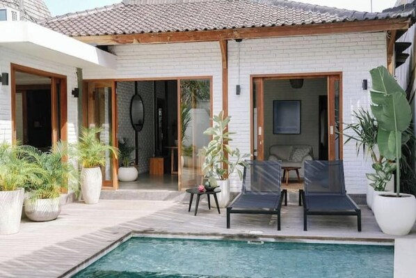 Outdoor pool - Stylish 3-Bdr Villa in Pererenan (Mengwi, Kabupaten Badung)