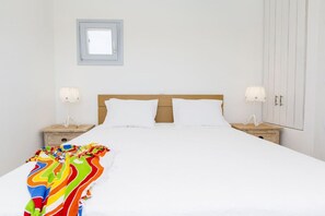 4 bedrooms, desk, iron/ironing board, travel cot