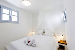 4 Schlafzimmer, Schreibtisch, Bügeleisen/Bügelbrett, Reisekinderbett