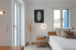 4 bedrooms, desk, iron/ironing board, travel cot