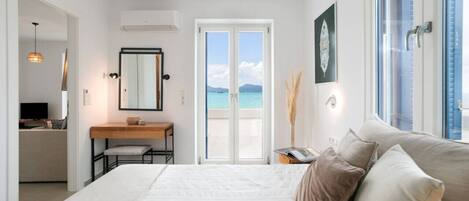 4 dormitorios, escritorio, tabla de planchar con plancha y cuna de viaje