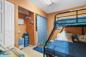 3 dormitorios, tabla de planchar con plancha, wifi y ropa de cama