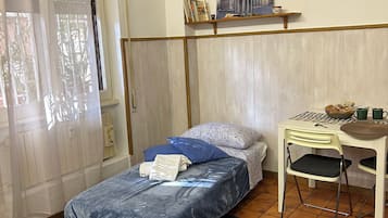 1 Schlafzimmer, BĂŒgeleisen/BĂŒgelbrett, WLAN, BettwĂ€sche