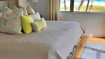 Tabla de planchar con plancha, wifi gratis y ropa de cama