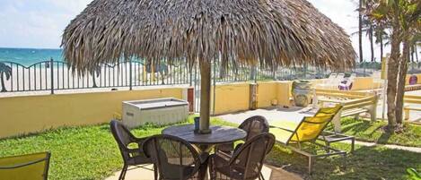 تناول الطعام بالخارج