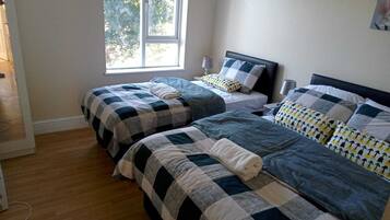 3 bedrooms, iron/ironing board, WiFi, bed sheets