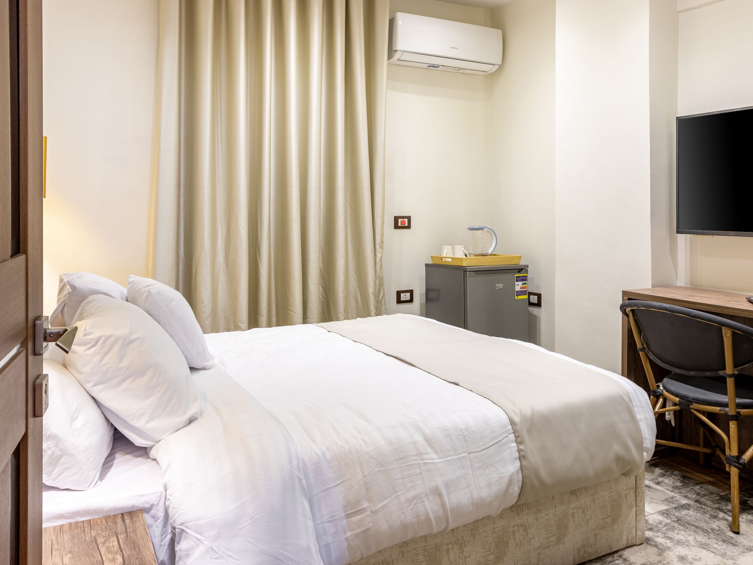 Superior Single Room | Desk, free WiFi