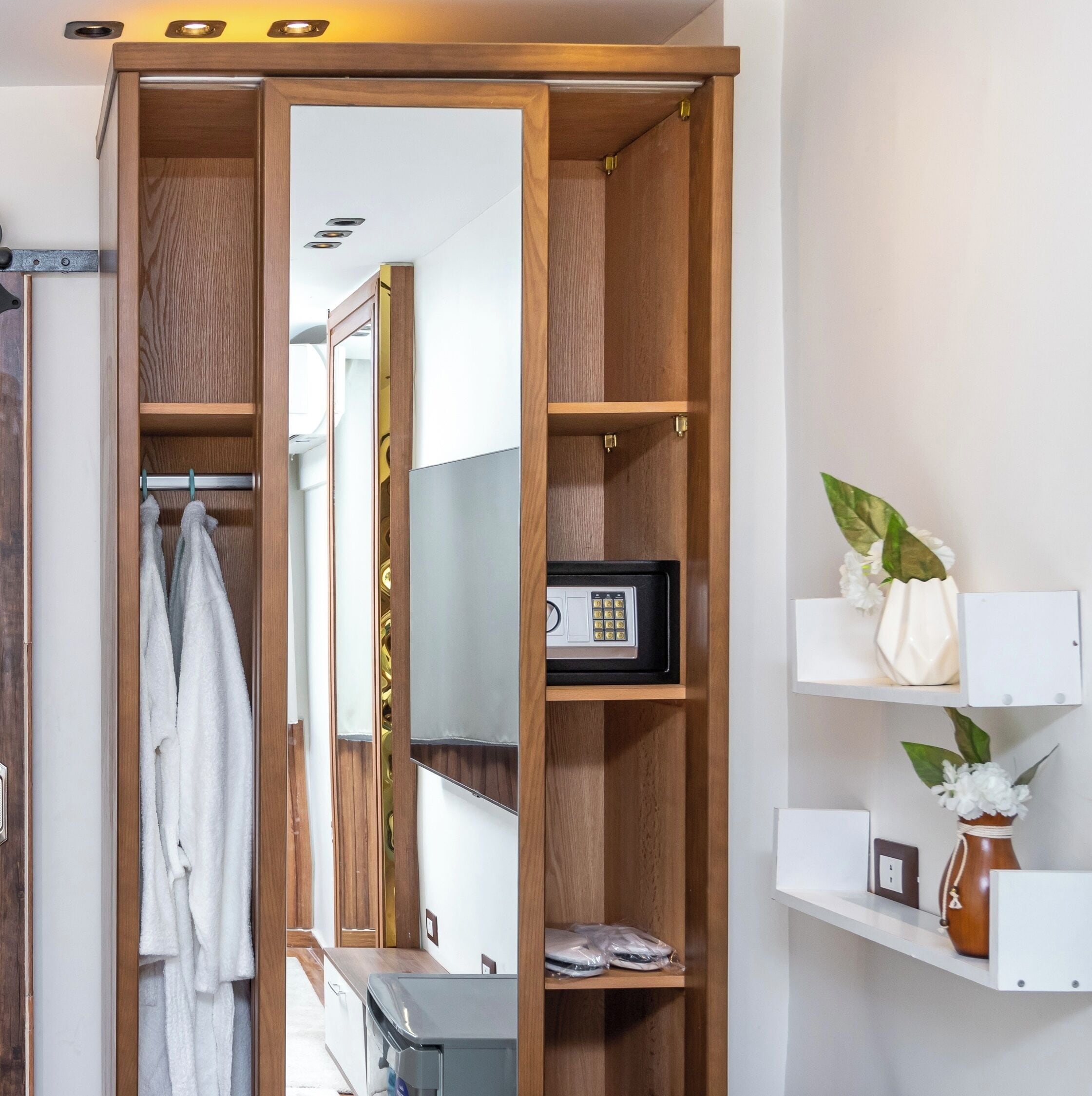 Luxury Suite, Desert view | Wardrobe