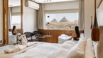 Minibar, escritorio y wifi gratis