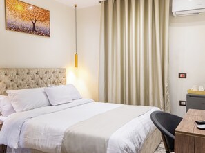 Deluxe Double Room | Minibar, desk, free WiFi - Shiny Pyramids Boutique Hotel (Giza)