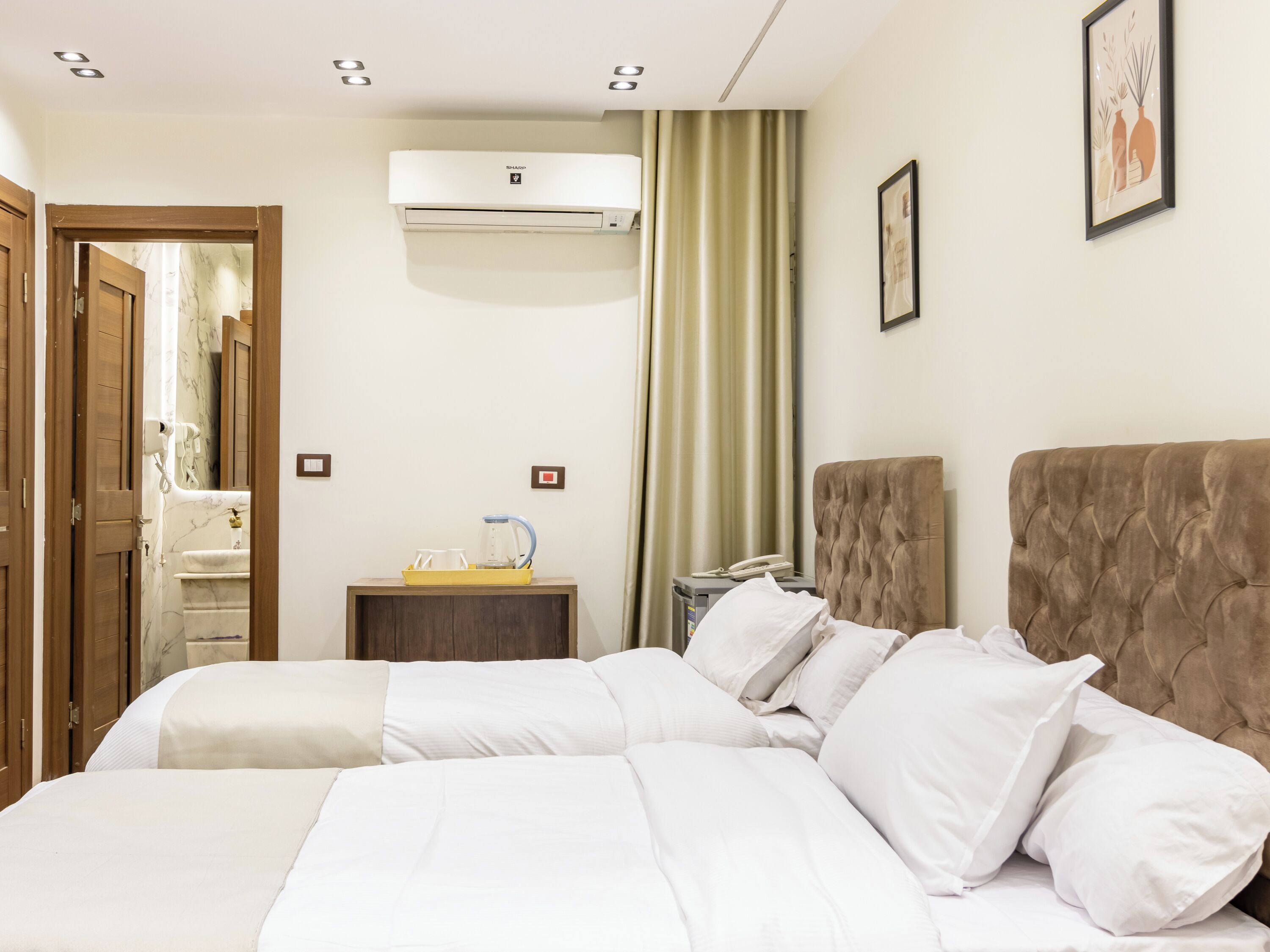 Deluxe Twin Room | Desk, free WiFi