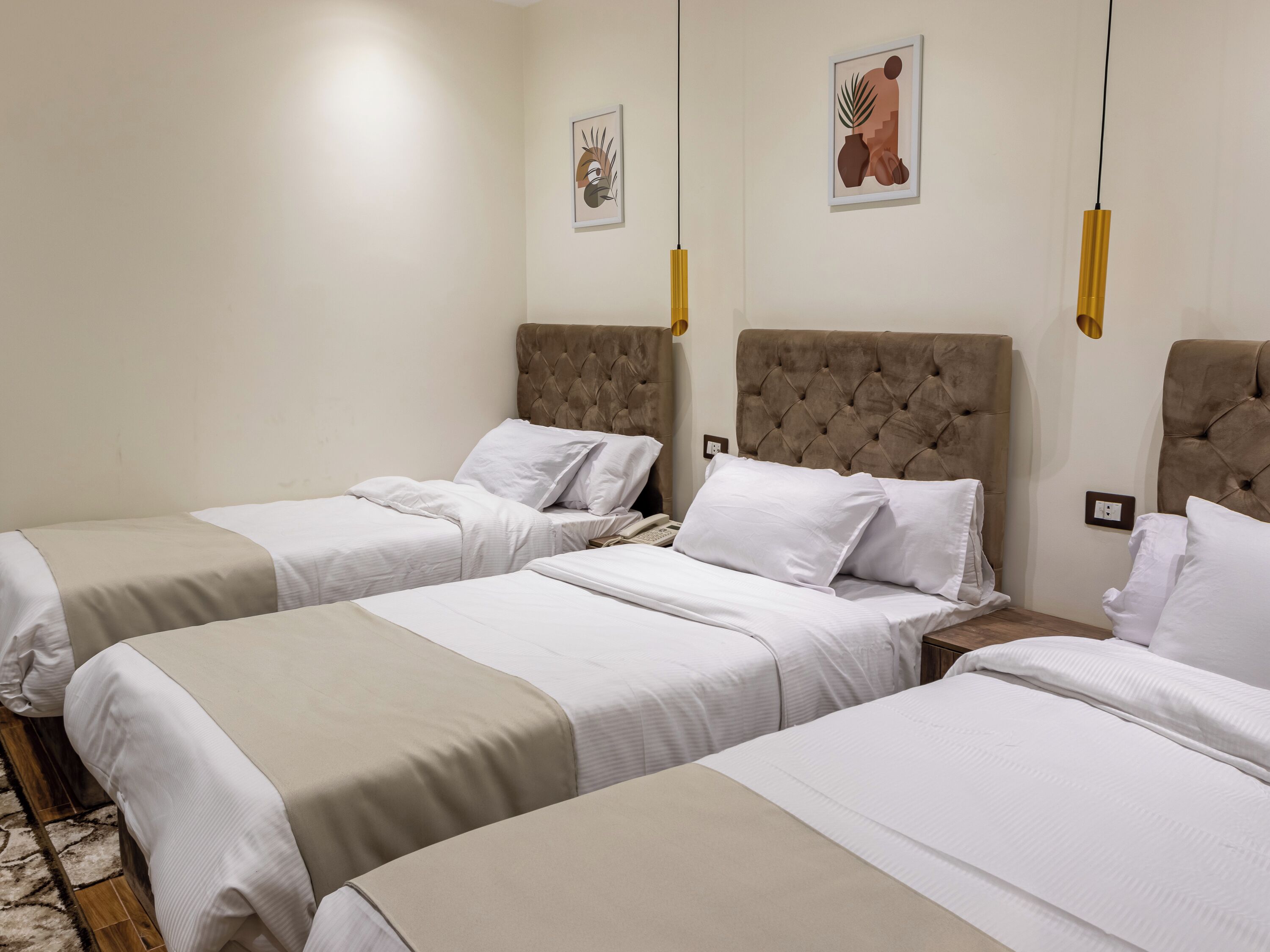 Kamar Triple Mewah | Minibar, meja kerja, dan Wi-Fi gratis