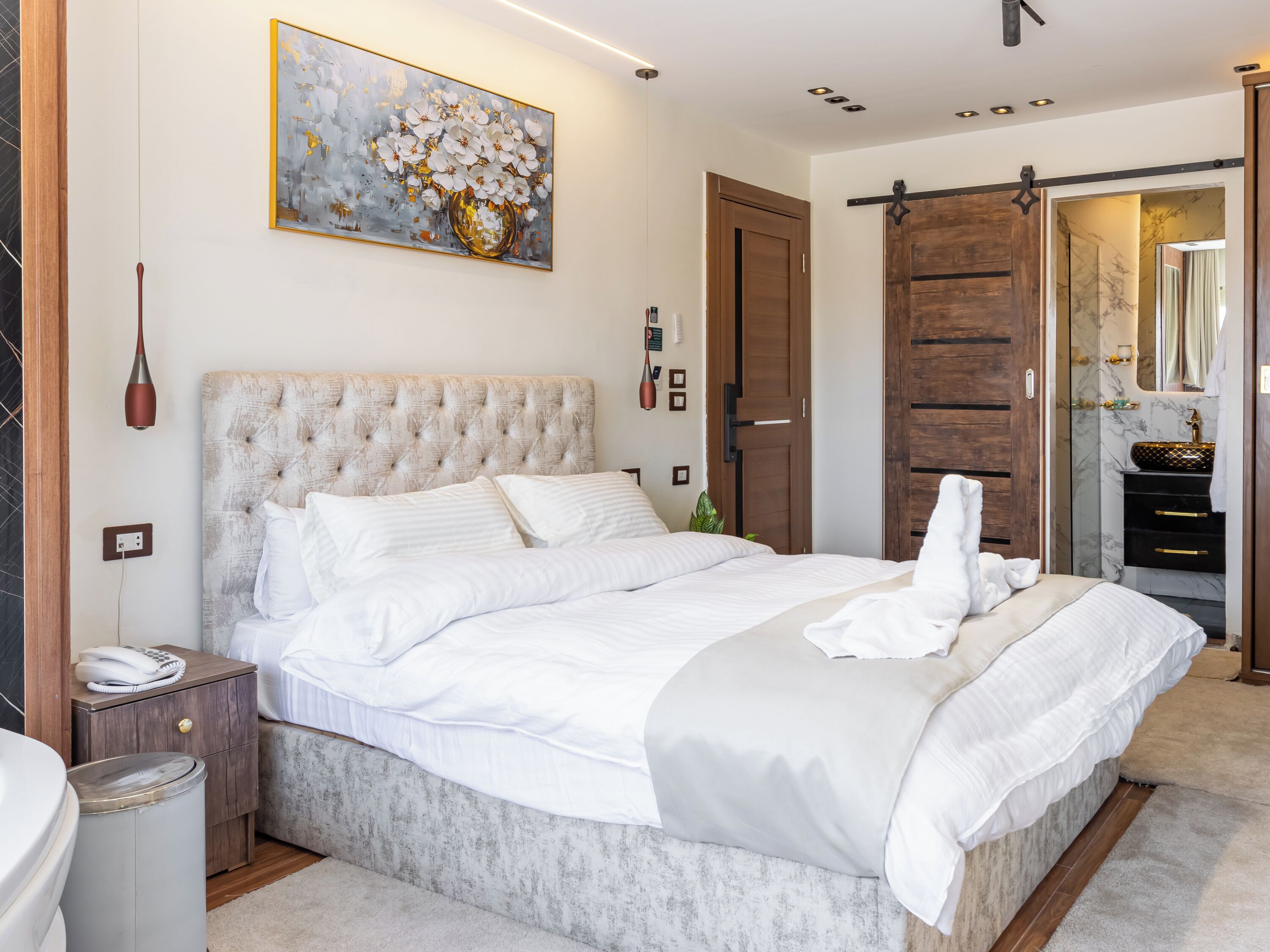 Luksussuite, ørkenutsikt | Skrivebord og wi-fi (inkludert)