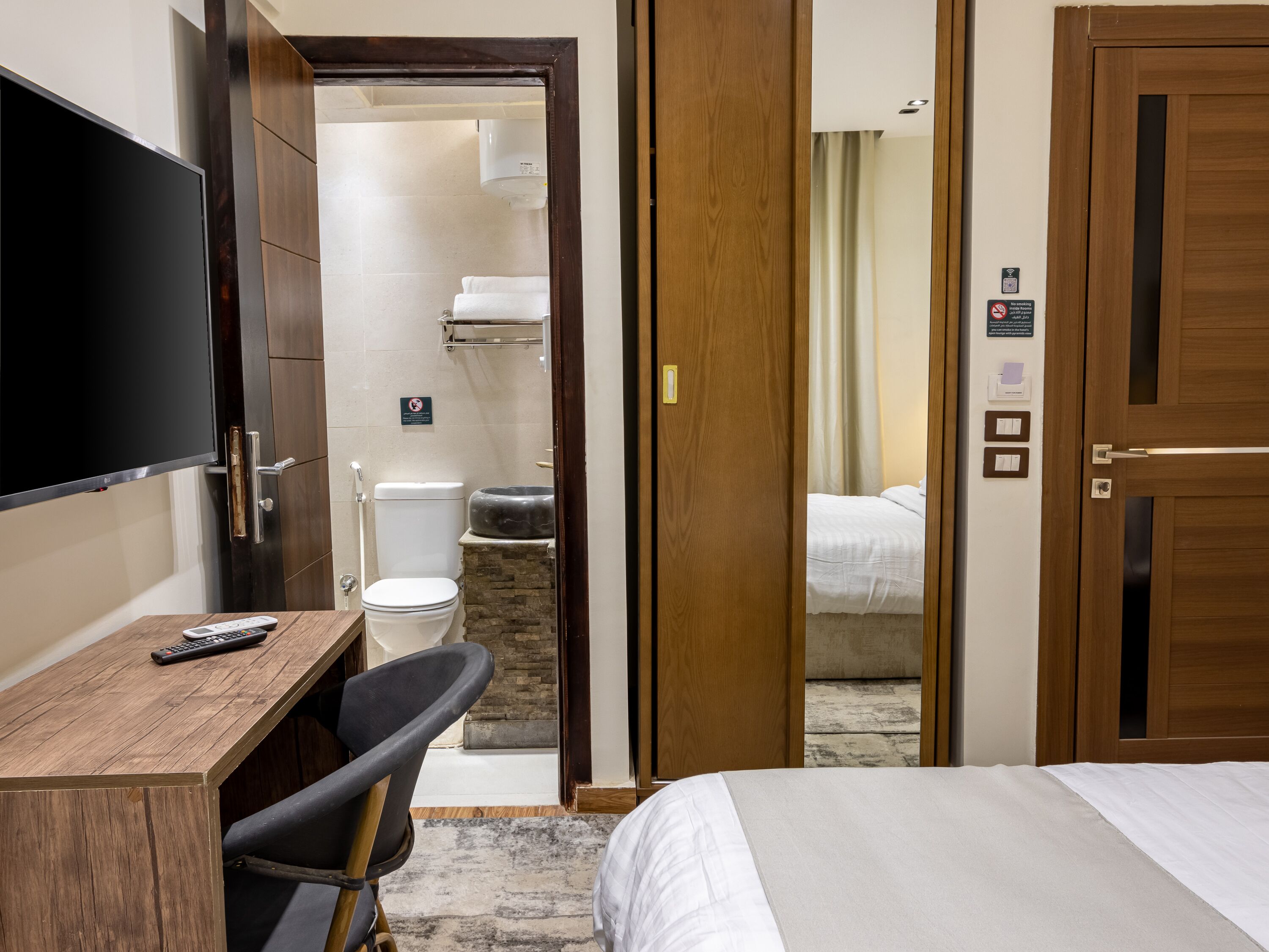 Minibar, desk, free WiFi