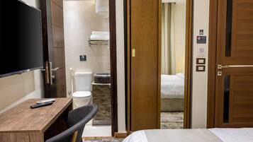 Minibar, desk, free WiFi