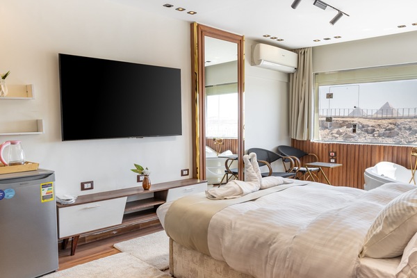 Suite Luxury, vista deserto | Minibar, una scrivania, Wi-Fi gratuito
