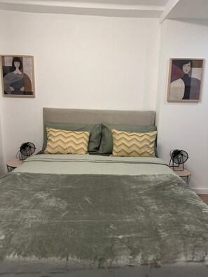 1 bedroom, WiFi, bed sheets - Stylish Renovated Apartment in Chiado (Lisboa)