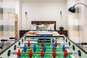 3 chambres, bureau, fer et planche à repasser, accès au Wi-Fi (inclus)