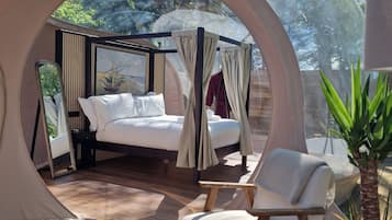 Luxury Cabin, Garden View | 1 bedroom, blackout drapes