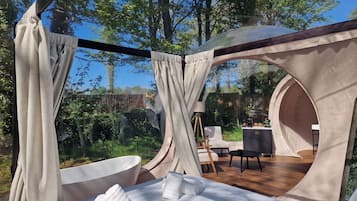 Luxury Cabin, Garden View | 1 bedroom, blackout drapes