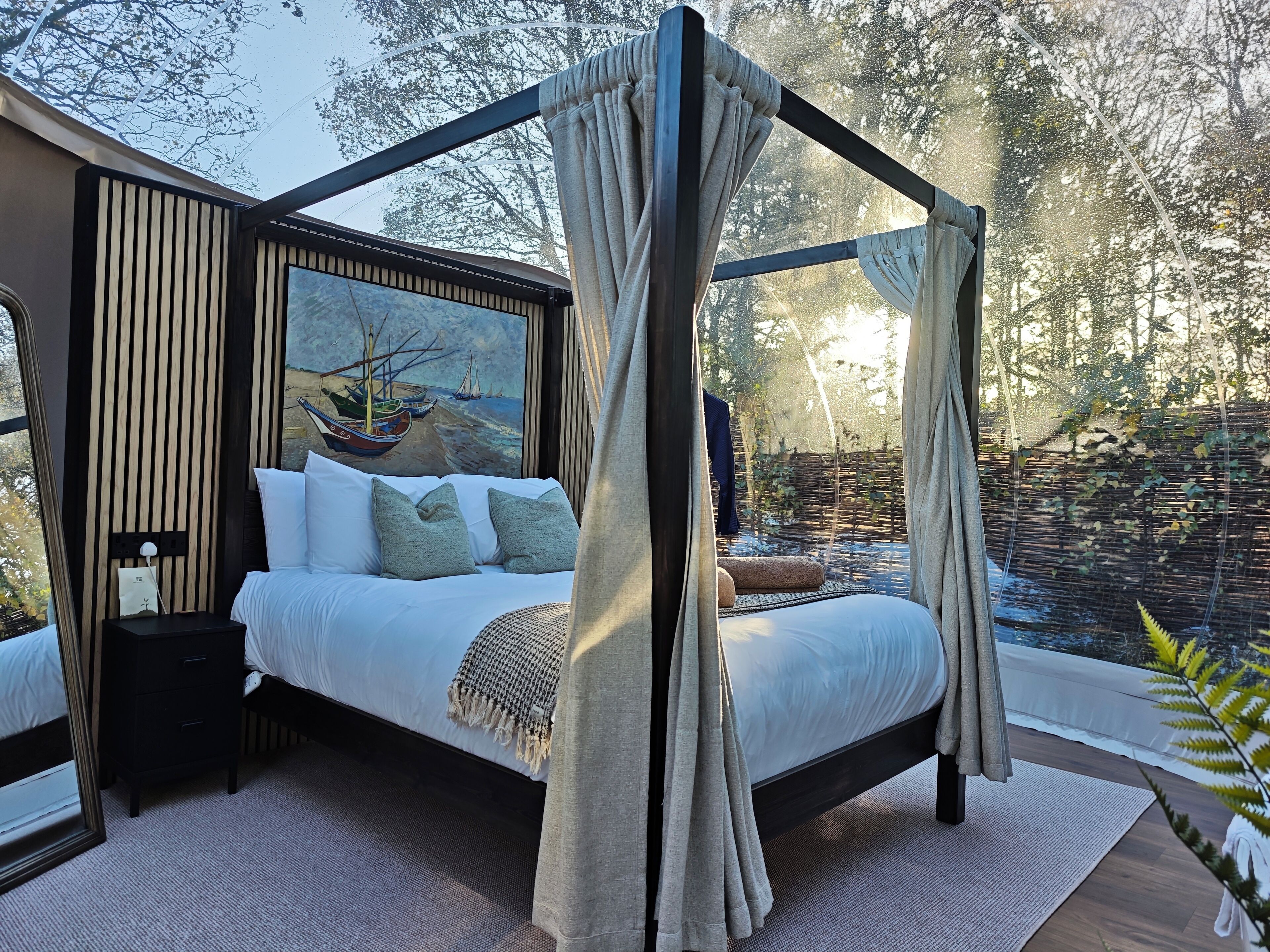 Luksushytte, hageutsikt | 1 soverom og blendingsgardiner