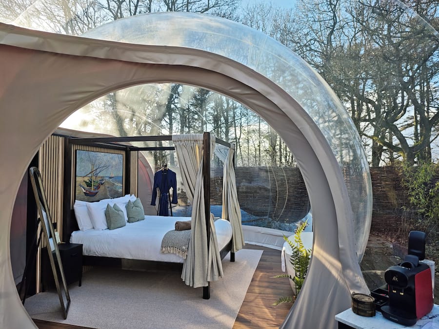 Cabana superluxo, vista para o jardim | 1 quarto, cortinas blackout