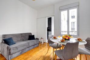 40-inch Smart TV with satellite channels